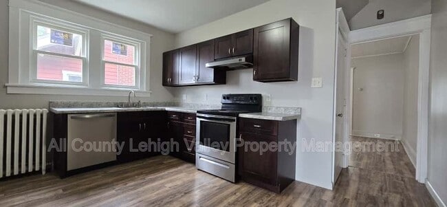 Building Photo - 1324 S 2nd St