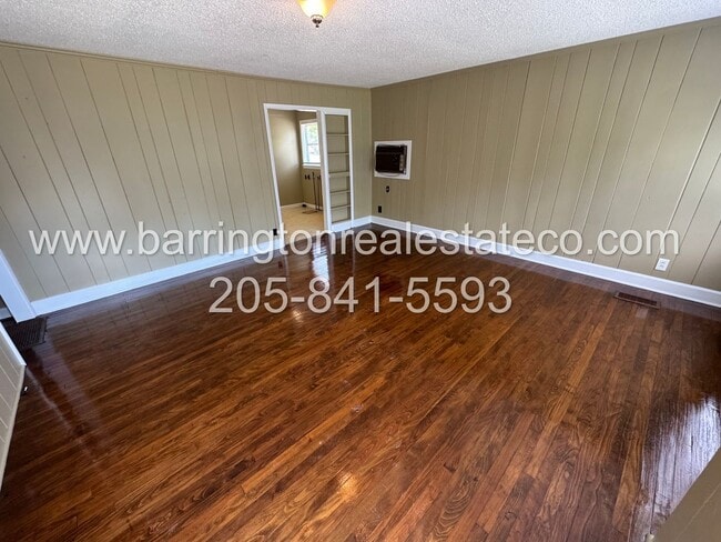 Photo - 400 13th Ave NW