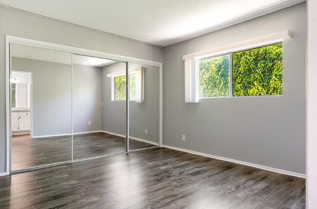 Photo - 1215 N McCadden Pl