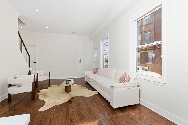 Photo - 2926 W Oxford St Unit C (Middle)