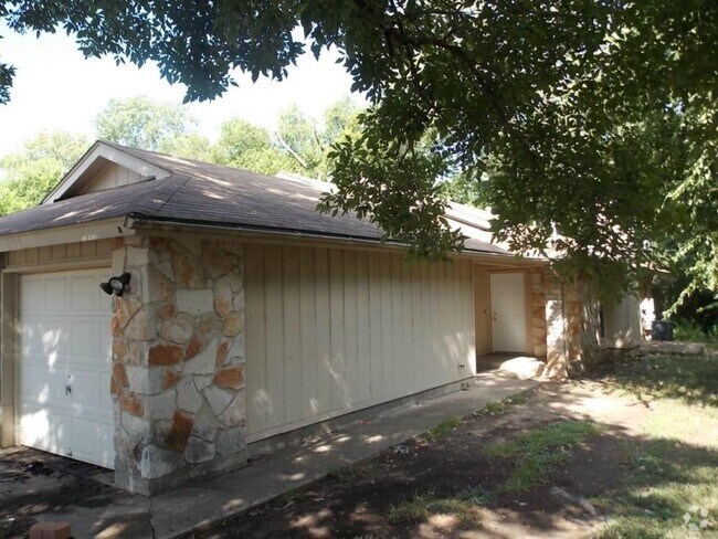 Building Photo - 12812 Tomanet Trail Rental