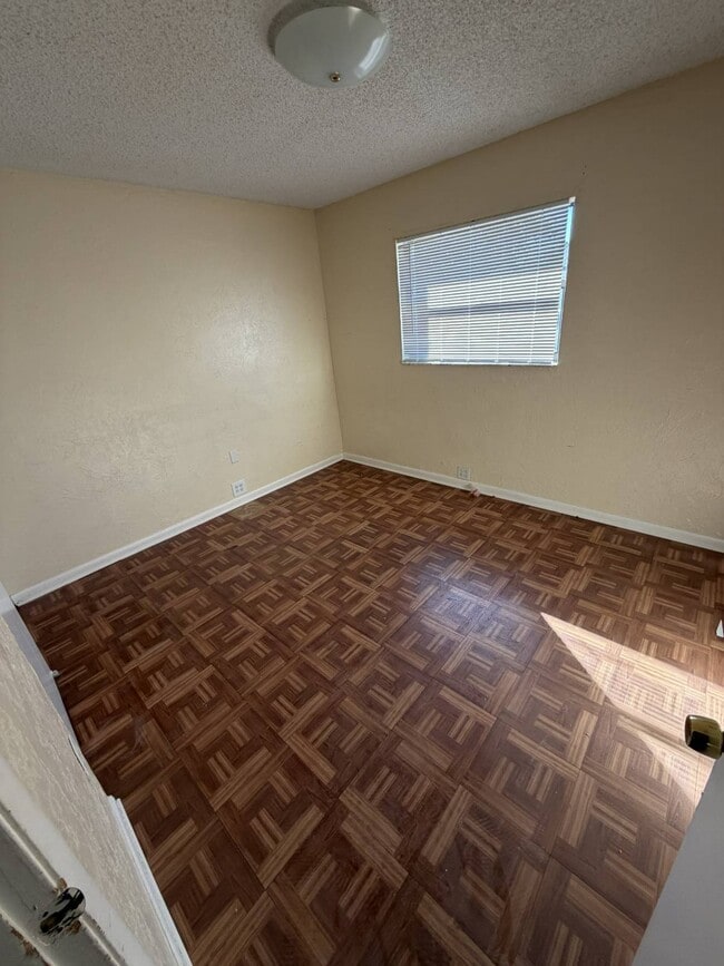 Photo - 320 Blanco Ct