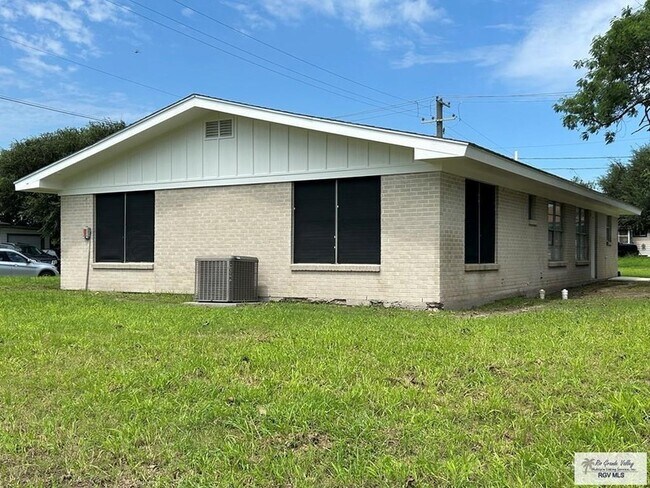 Photo - 711 Cisneros St