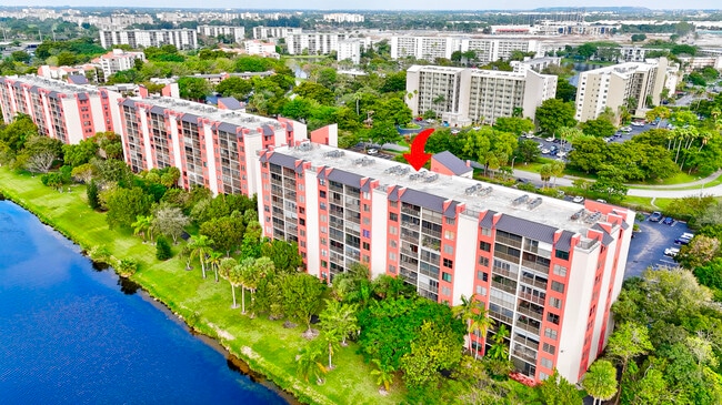 Photo - 2200 S Cypress Bend Dr Unit 702