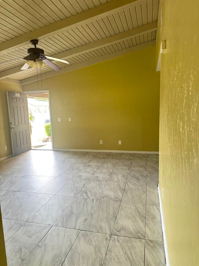 Photo - 452 Glenwood Dr