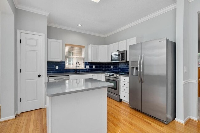 Photo - 7333 Althorp Way