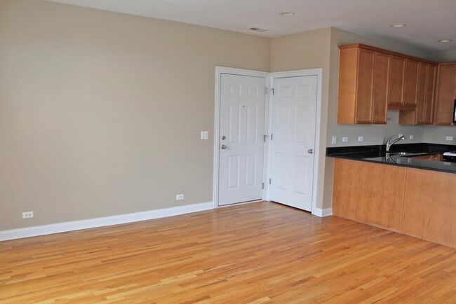 Photo - 5558 W Edmunds St Unit 3