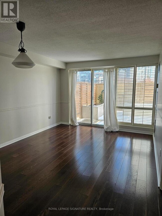 Photo - 101 Subway Crescent Unit 101