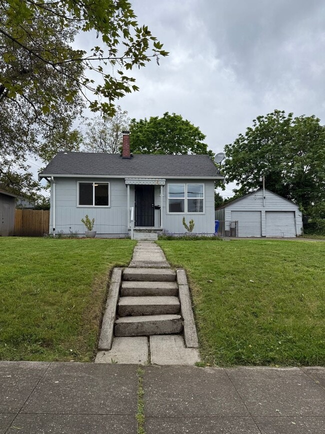 Building Photo - CHARMING COTTAGE
