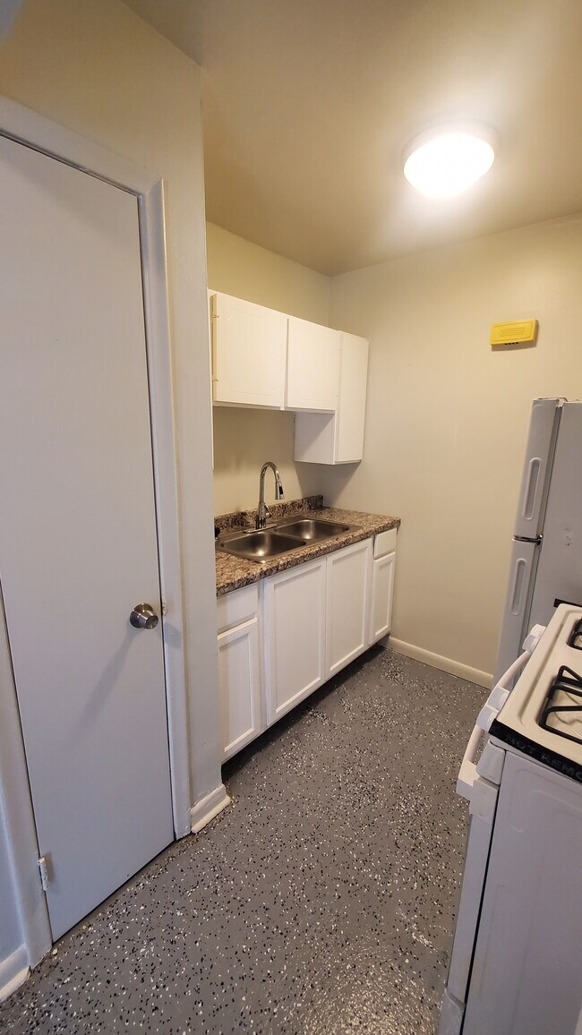 Country Cove Kitchen Area