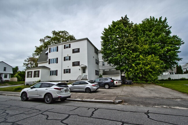 Building Photo - 137 Cohasset St Unit 3 Rental