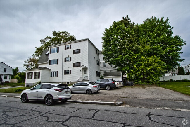 Building Photo - 137 Cohasset St Unit 3 Rental