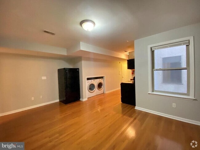 Building Photo - 1811 Cecil B. Moore Ave Unit E Rental