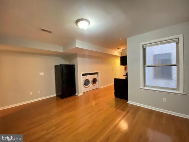 Building Photo - 1811 Cecil B. Moore Ave Unit E Rental
