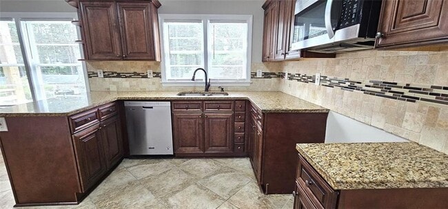 Photo - 1752 Parkhill Dr