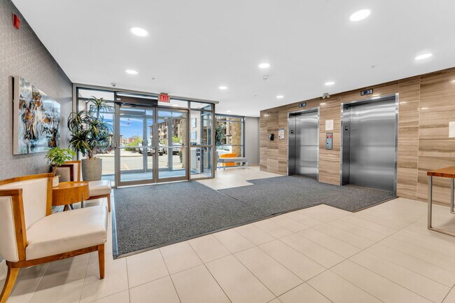 Photo - 5020 Corporate Dr Unité 401