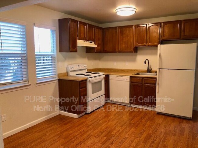 Photo - 941 E Cotati Ave