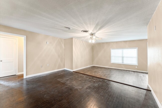 Photo - 3216 Avenue I Ave