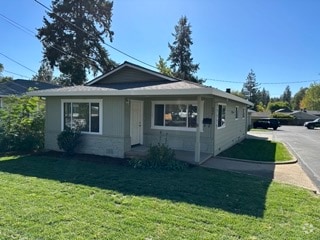 Building Photo - 807 W Main St Rental