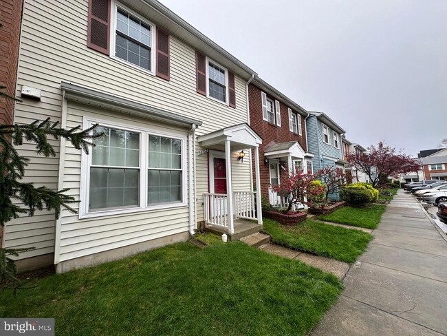Photo - 7607 Lee Landing Dr Townhome
