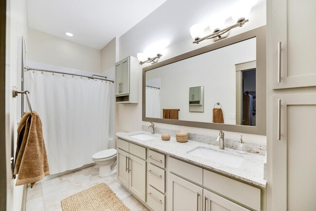 Photo - Varela Westshore Apartments