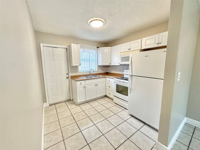 Photo - 1841 SW 22nd St Unit 1-2