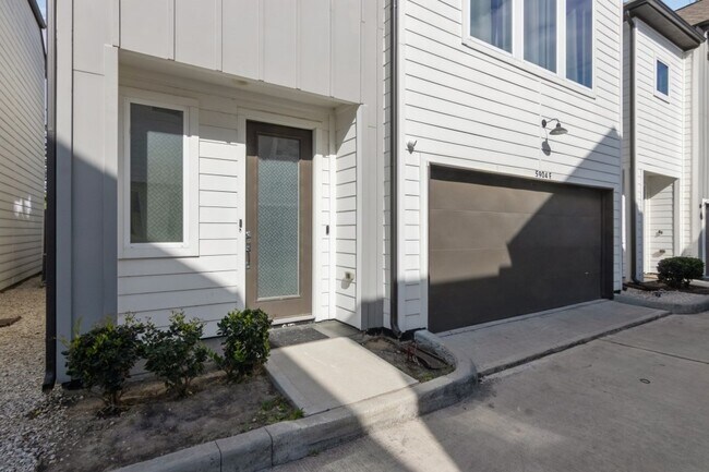 Photo - 5904 Gardendale Dr