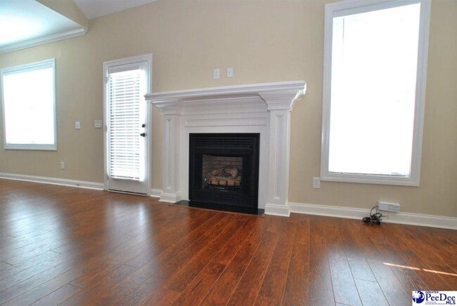 Photo - 1355 Millbank Dr