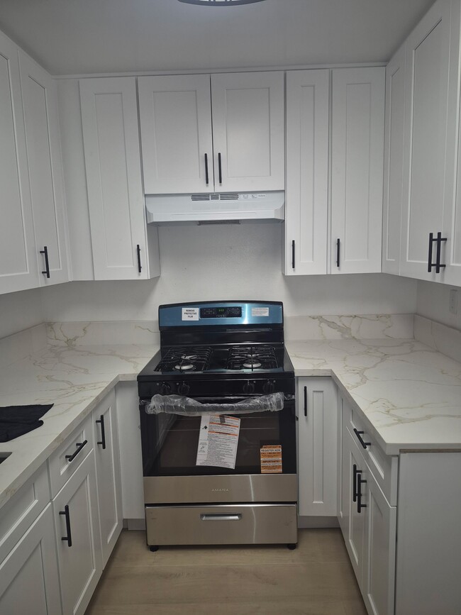 Photo - 14831 Sherman Way Unit 2