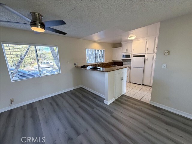 Photo - 931 W 19th St Unidad 5