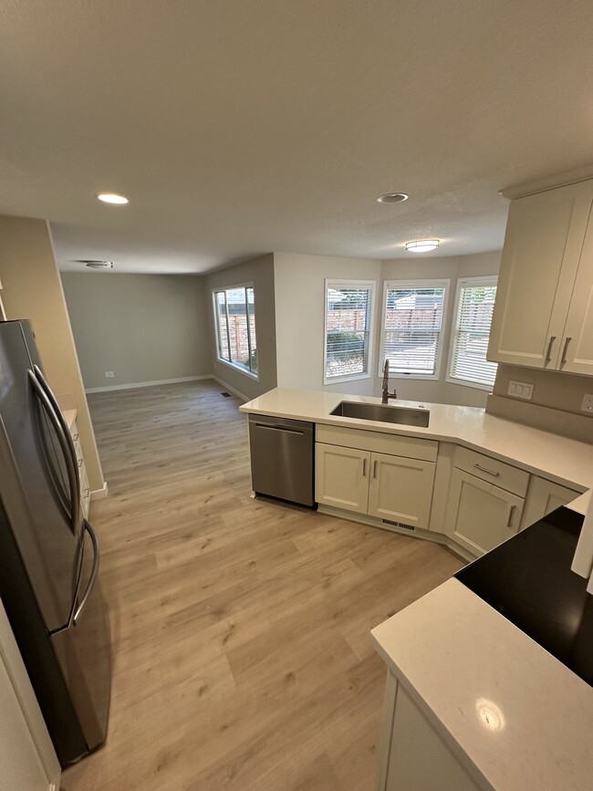 Photo - 17635 Hill Way