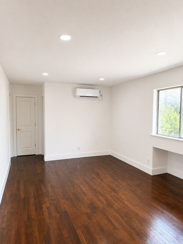 Photo - 2712 Oakcliff St