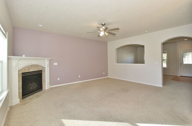 Photo - 667 W Crescent St