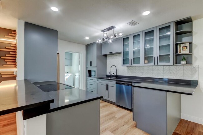 Photo - 8722 Elmwood Ln