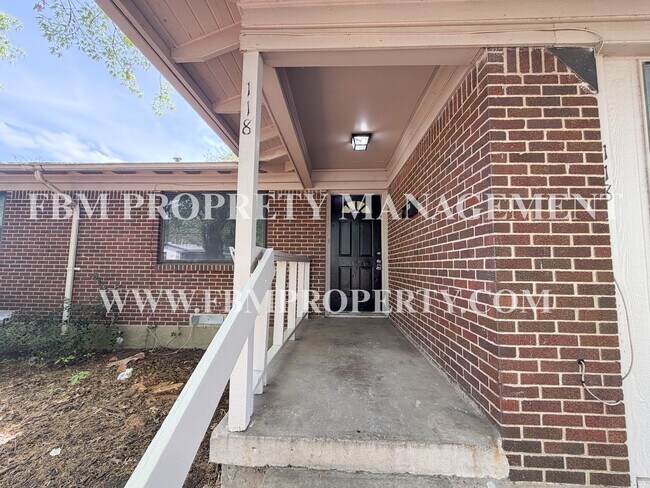 Photo - 118 Brazos St