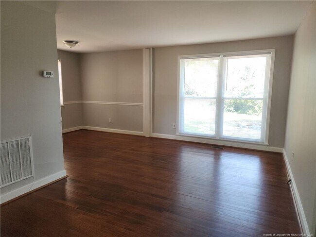 Photo - 469 McBain Dr