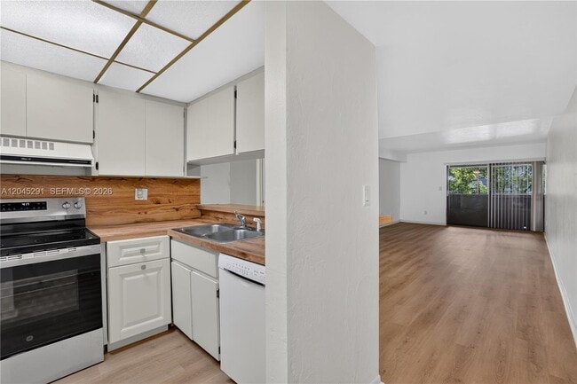 Photo - 7420 SW 59th Ave Unit D
