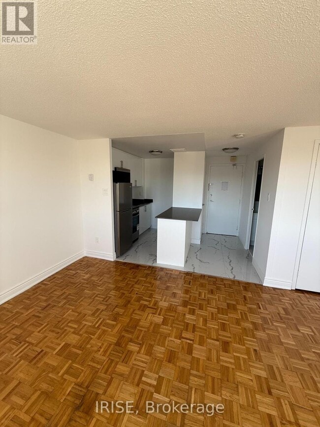 Photo - 7555 Goreway Dr Unit 197