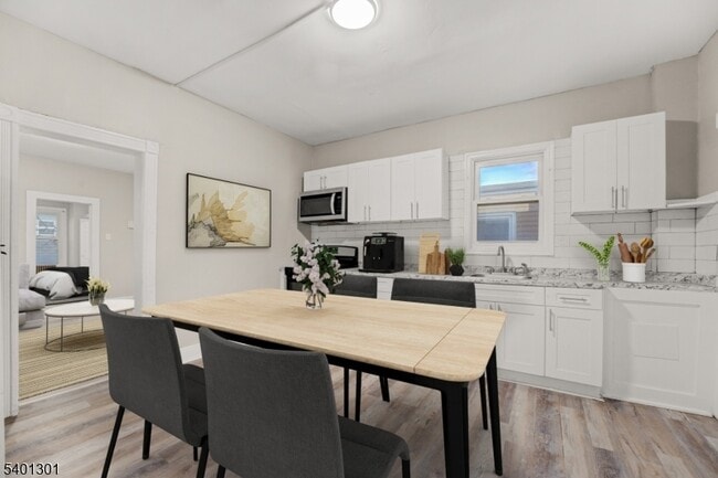 Photo - 81 Holmes St