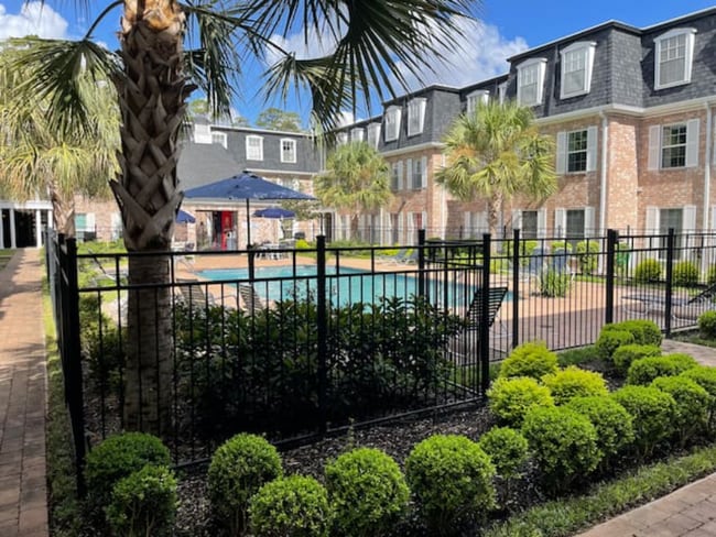 Pool Area - 361 N Post Oak Ln Unit 341