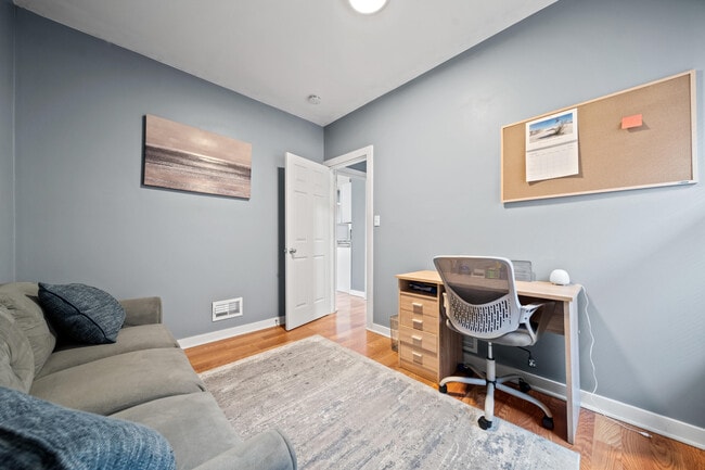 Photo - 1673 Calvert Ave