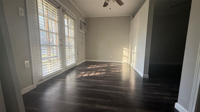 Building Photo - 1660 Richmond Ave. Unit 05