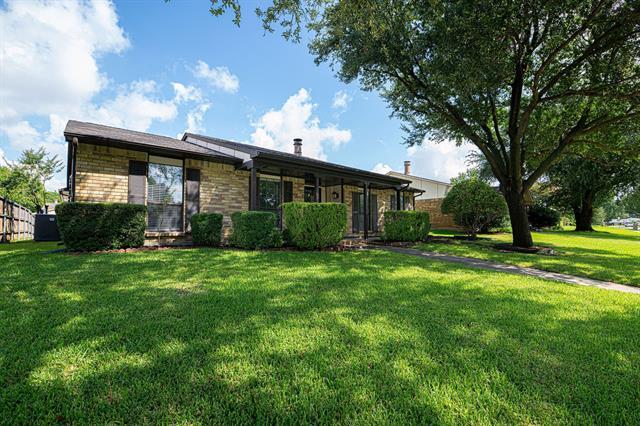 Photo - 418 Woodhurst Dr