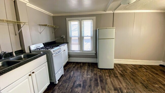 Photo - 652 Chatham St NW Unit Apt 3C