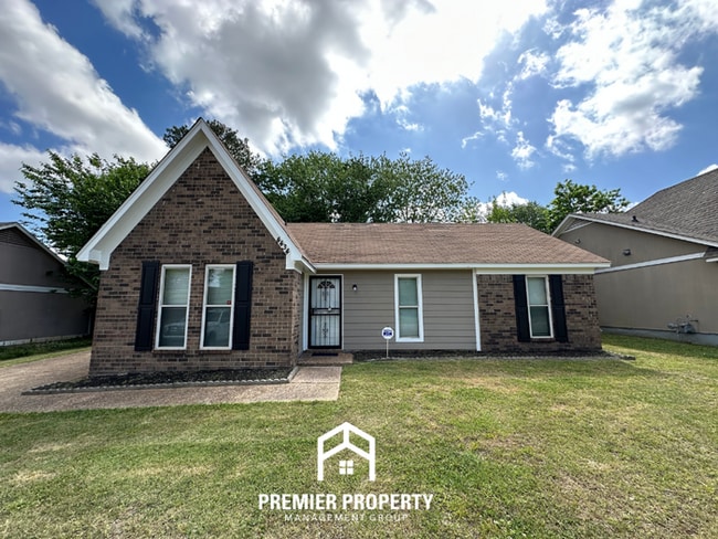 Building Photo - Charming 3BR/2BA in Village Park | High Vaulted Ceilings & Brick Fireplace