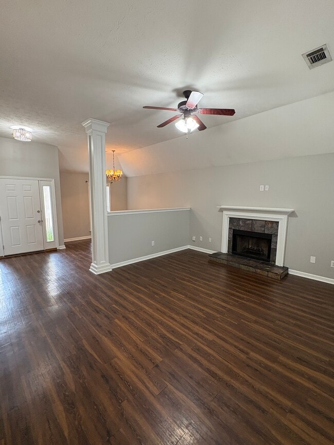 Photo - 918 Hallwood Ln