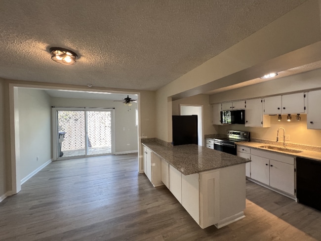 Photo - 6905 Cleaton Rd