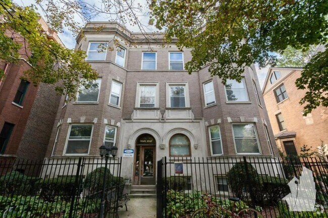 Building Photo - 3 bedroom in Chicago IL 60647 Unit 3047-2 Rental