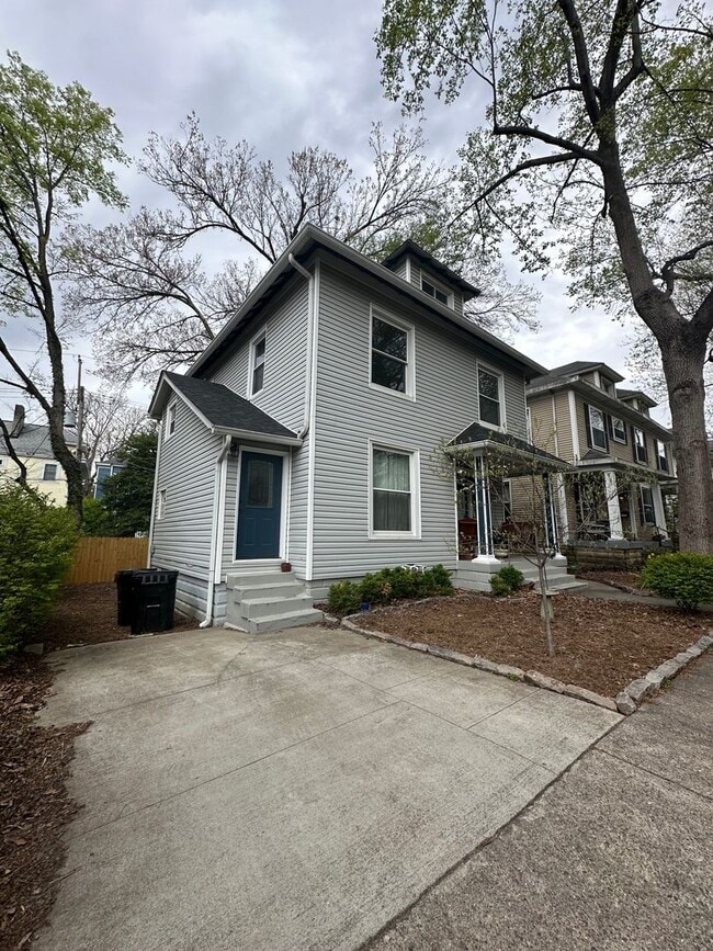 Photo - 1841-1843 Edgeland Ave Unit 1841 Edgeland Ave