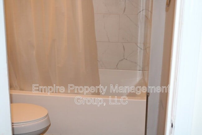 Photo - 2208 Kingswood Dr